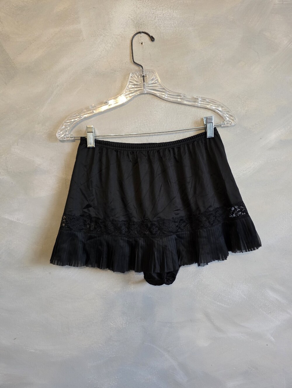 Vtg 70s 80s Vanity Fair Black Lace Pettipants Slip Mini Skirt Pleat Hem 6 Sheer